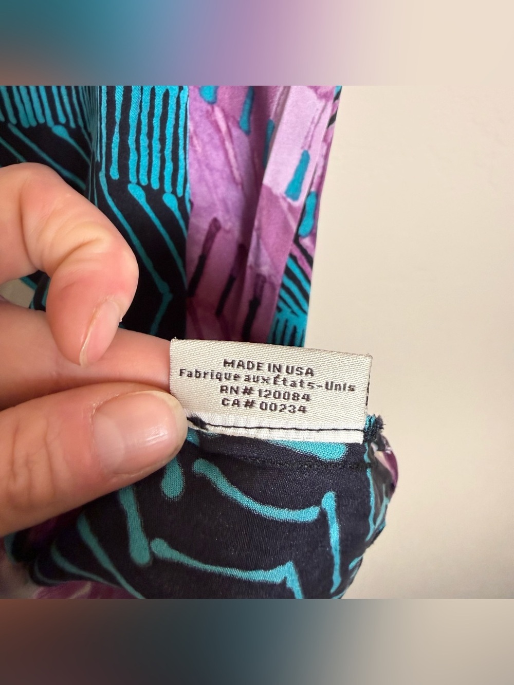 Tucker Abstract Chevron Tunic Purple, Teal Black Silk Blend Women’s top size L - Picture 6 of 7
